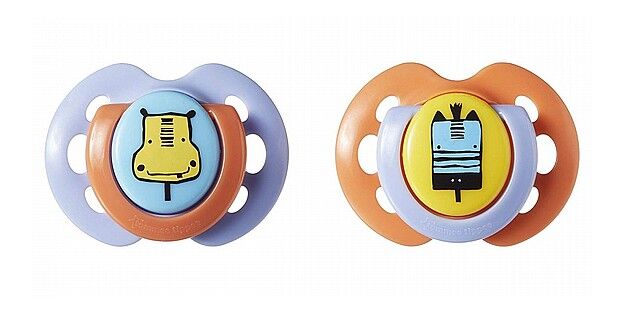 זוג מוצצי סיליקון עם איורים לגיל 0-6 חודשים TOMMEE TIPPEE