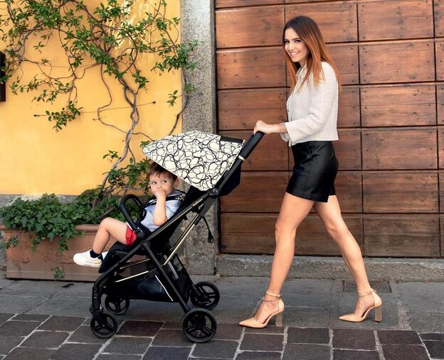 עגלת תינוק קלילה עם קיפול אוטומטי המתאימה מלידה סלפי Selfie - צבע Street Art  פג פרגו